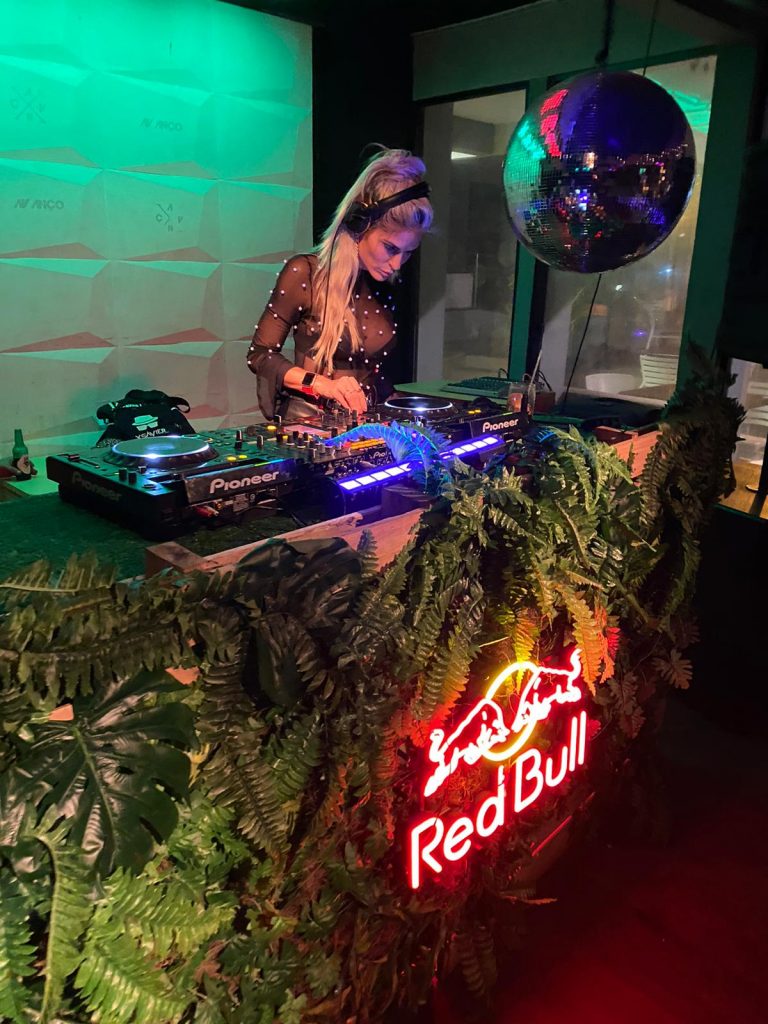 DJ HUANA PAULA