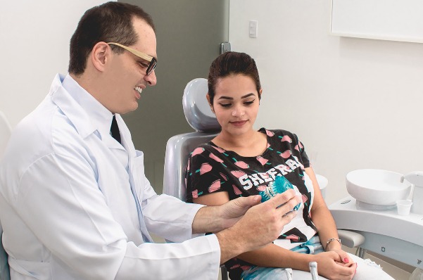 Implante dentário