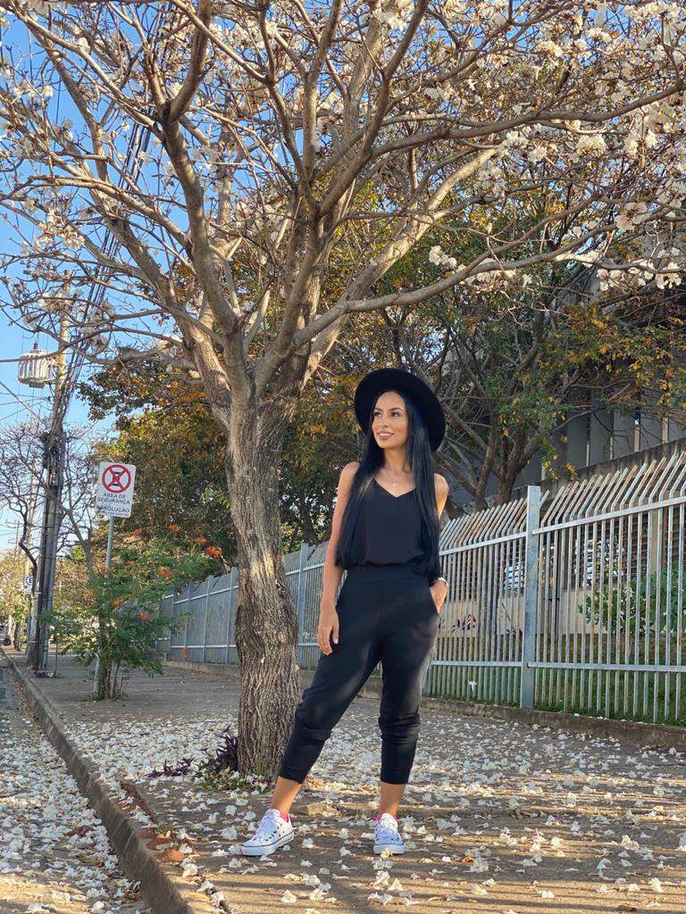 Tyane Benetti Rastros Femininos